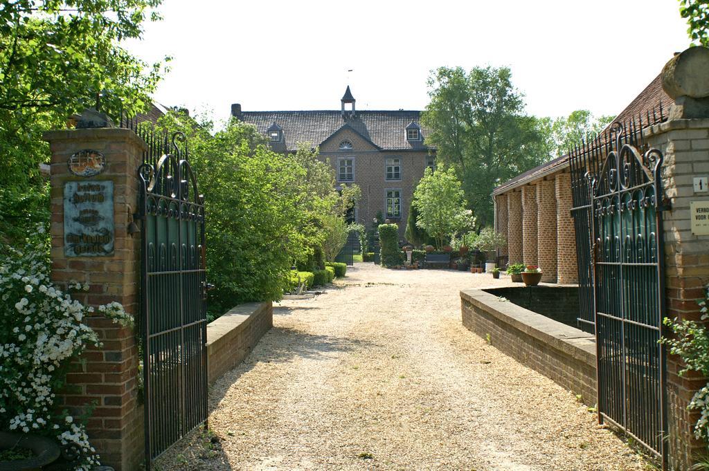 Chateau Holtum Hotel Born ภายนอก รูปภาพ